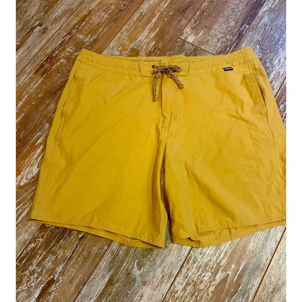 Patagonia Mens Board Shorts 38 Yellow Stretch Nylon Swim Trunks 8 Inch Inseam